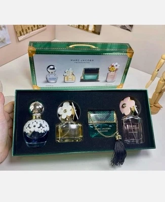 Marc Jacobs Perfume Set 4×30ml – Daisy, Daisy Dream, Decadence, Eau So Fres