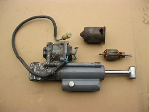 Cilindro Powertrimm Assetto per Motore Fuoribordo Honda BF50 A 50 HP - Foto 1 di 7