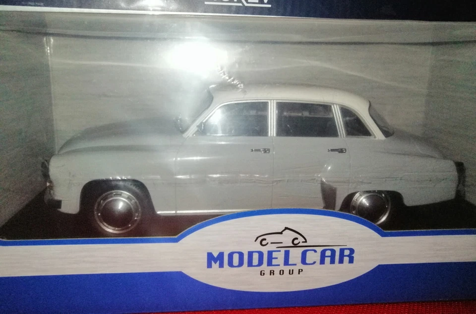 MODELLINO AUTO STATICO DIECAST WARTBURG 311 GRIGIO MODELLISMO SCALA 1:18 - Immagine 1 di 1