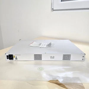 Cisco C8200L-1N-4T Aggregation Router - Bild 1 von 2