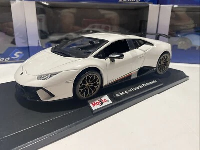 Lamborghini Huracan Performante - Maisto Edición Especial Escala 1:18 - Blanco Nuevo Foto 1 de 4