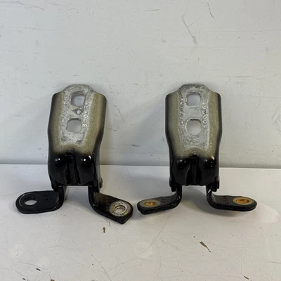 2025 Cadillac XT4 Front Right Door Lower Hinge 80066P OEM Foto 1 de 4