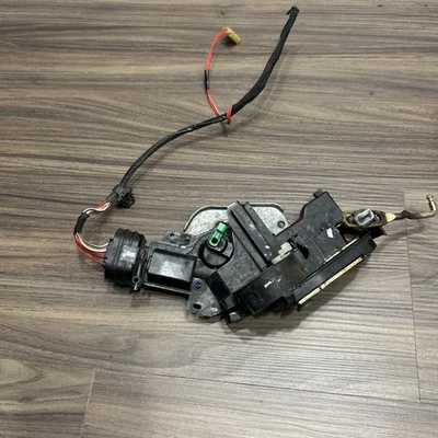 98 - 03 Toyota Sienna GENUINE OEM LEFT FRONT Door Lock Actuator USED  OEM - Image 1 of 4