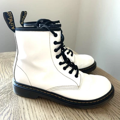 Botas de combate Dr. Martens/Doc Martens tamanho 4 crianças jovens couro branco 1460 J - Imagem 1 de 4