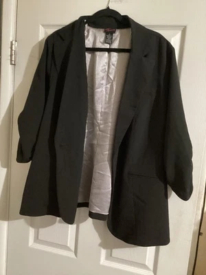 Blazer Torrid para mujer 3X negro frente abierto manga acanalada forrado elástico más carrera Foto 1 de 3