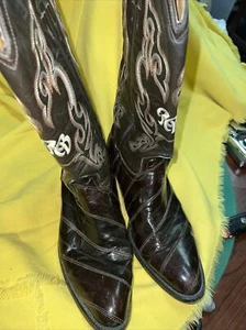 Rogers Boots - Picture 1 of 10