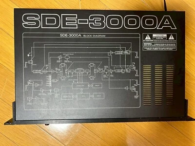 Roland SDE-3000A Digital Delay Echo Effect Processor Rack Very Good FS - Image 1 of 4