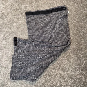Lululemon Vinyasa Scarf Gray White Stripe Wrap Snap Infinity Soft One Size Shawl - Picture 1 of 10