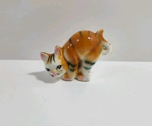 Vintage Ceramic Orange Tabby Cat Figurine Japan Kitten Posing 2.5" (Read) - Picture 1 of 10