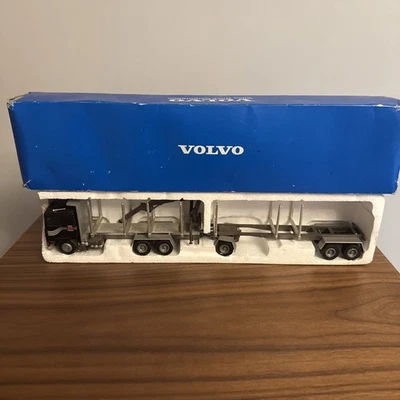 Conrad 280621 Volvo F16 logging truck with trailer 1.50 scale (used) - Image 1 of 4