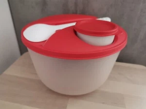 Tupperware,Salat to Go,Salatschüssel mit Dressingbeh.,rot-weiß,NEU+OVP !! - Bild 1 von 2