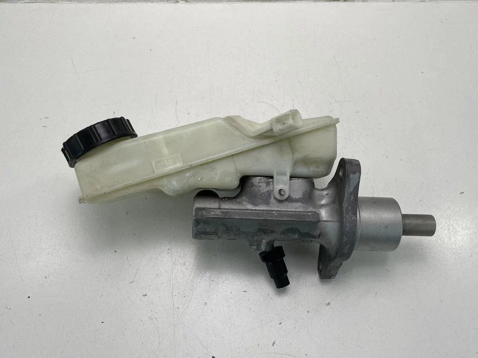Volvo V50 Series 2005-2011 cilindro maestro de freno de 2,4 L OEM, 360007587 Foto 1 de 4