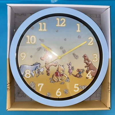Disney Winnie The Pooh Wall Clock 10" Clock Disney 95 Years  - Tells Time Foto 1 de 3