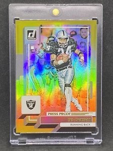 Bo Jackson RARE GOLD REFRACTOR INVESTMENT CARD SSP PANINI RAIDERS MINT - Picture 1 of 2