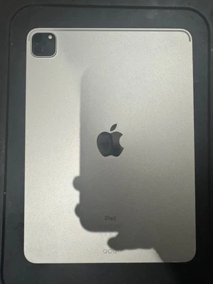 Apple iPad Pro 2nd Gen. 128GB, Wi-Fi, 11 in - Silver - Image 1 of 2