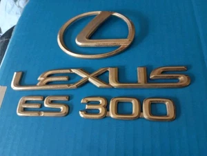 Lexus ES300 Emblem 1999-2001 Logo Badge Rear Trunk Set Gold OEM USED  - Bild 1 von 6