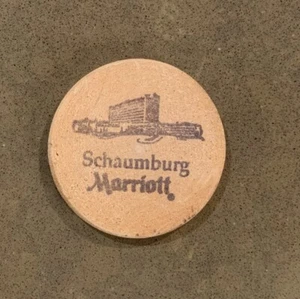 Lustrascarpe vintage 1 1/2" legno nichel buono per uno omaggio Schaumburg Marriott - Foto 1 di 2