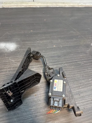 Pedal acelerador acelerador electrónico Hyundai IX35 Mk1 2010-2015 DH32727-2S000 Foto 1 de 4