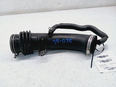 03-06 Tubo Z Conducto de aire Nissan 350Z OEM 16576-CD00A Foto 1 de 4