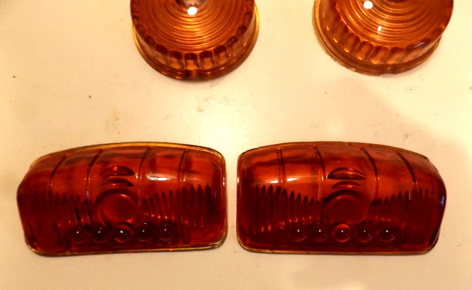 Lente de luz trasera Plymouth 1942 cupé derecha y sedán == lente de vidrio MoPaR Steampunk Foto 1 de 1