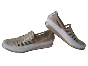 STUART WEITZMAN GOLD METALLIC - WHITE LEATHER WEDGE SANDAL WOMEN'S US 9M HOT - Picture 1 of 8