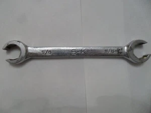USA Vintage SK Wrench F-2022 Flare Nut 5/8 & 11/16 LINE WRENCH BIN FREE SHIPPING - Picture 1 of 9