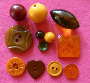 COLLECTABLE vintage 12 ART DECO BAKELITE BUTTONS - carved shaped - tested ( 3 ) - Picture 1 of 4