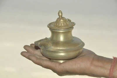 复古纯色重黄铜手工优质酥油/油罐带喷嘴 — 第 1/4 张图片