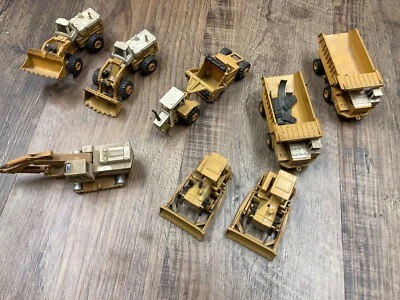 ERTL Mighty Movers INTERNATIONAL 1/64 Scale LOT OF 8 Vintage CONSTRUCTION - Image 1 of 4