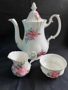 Kaffeekanne + Zucker & Milchkännchen Royal Albert Prairie Rose Bone China England Rarität - Bild 1 von 6