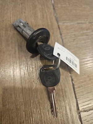 Chevy keys and ignition - Image 1 of 4
