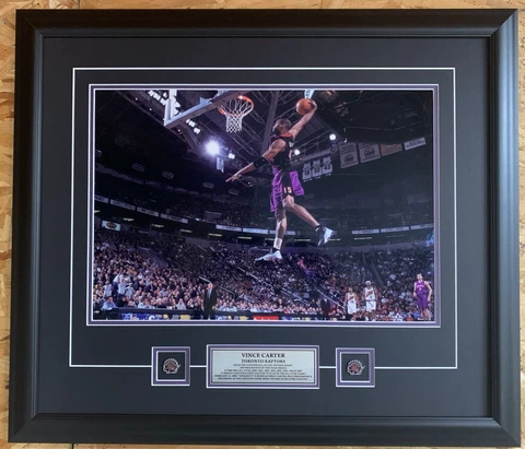 Toronto Raptors Vince Carter Windmill Dunk 16x20 Picture Framed With Pins Plaque Cover