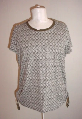 Camiseta Top Liz Claiborne Estampada Verde Oliva Talla XL Elastizada Manga Corta Foto 1 de 4