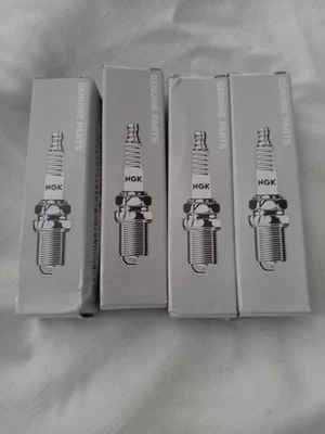 4 x NGK LZKAR6AP-11 Laser Platinum Spark Plugs For NISSAN MICRA K13 1.2  - Image 1 of 4