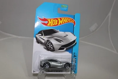 Ferrari F12 Berlinetta 2014 HW City Series #31 plateado con PR5s Foto 1 de 3