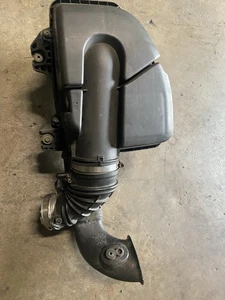 OEM Acura RSX Complete air box. Intake - Picture 1 of 3