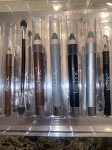 NEW Colour By Technic Cosmetics Eye Crayons Pencils & Double Ended Smudge Brush - Picture 1 of 3