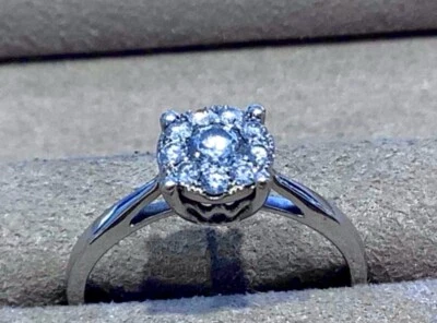 Diamond Engagement Ring - Image 1 of 4
