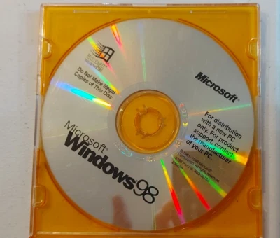 Disco CD Windows 98 con actualización de código  Foto 1 de 3