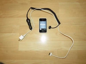 Apple I-4S Cell Phone w/Car Charger & Home Charger, Great Condition. - Picture 1 of 2