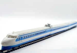Z Gauge Scale Express Bullet Train Locomotive + Carriages Model Railway Train - Picture 1 of 5