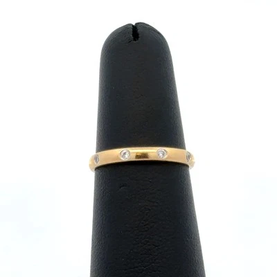 Alianza de boda apilable de diseño de oro amarillo de 10 quilates con diamantes blancos talla 6 Foto 1 de 4