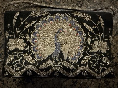 Antiguo bolso de noche bordado de terciopelo negro pavo real Foto 1 de 4