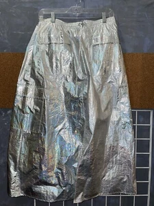 Anthropologie Metallic schillernder Maxirock aufgesetzte Taschen Reißverschluss silber M neu mit Etikett - Bild 1 von 4