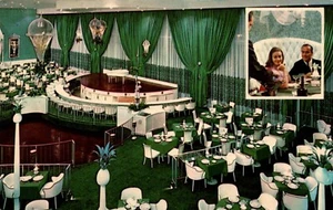 GRAND BAHAMA ISLAND, BRITISH BAHAMAS POSTCARD Holiday Inn, Dining Room, Stage - Picture 1 of 2