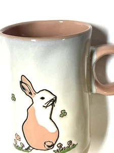 Taza abatible con conejito de Pascua cerámica gres Spectrum Designz 16 oz café Pascua - Imagen 1 de 5