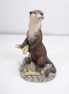 Border Fine Arts BFA Scotland Standing Otter Figurine B0039 Evening Vigil 1996 - Picture 1 of 12