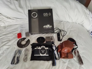 Mint Olympus OM-D E-M10 MKII SLR Camera Body Accessories Boxed 4.2k shutter - Picture 1 of 7