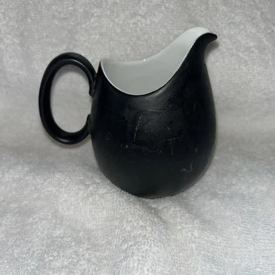 Crema de carbón Continental China Raymond Lowey usada en excelente estado Foto 1 de 4