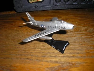 1/110 F-86F Sabre U.S. Air Force Fighter Plane Jet Airplane w/ stand Free SHIP - Image 1 of 4